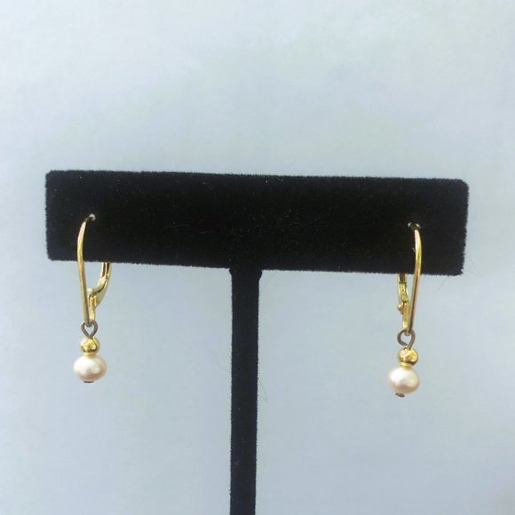 Vintage Pearl Earrings - Picture 3 of 3